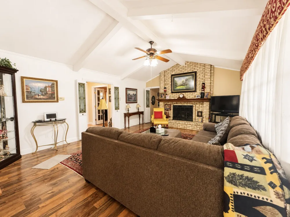 7260 Alto Caro Drive Dallas, TX 75248