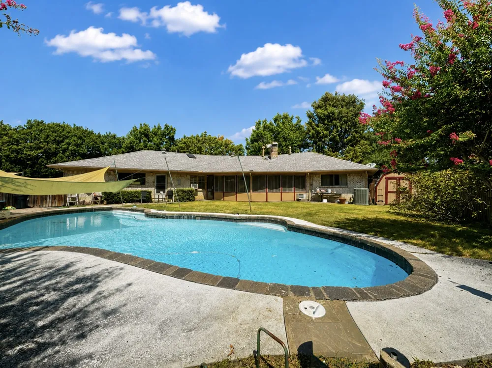 7260 Alto Caro Drive Dallas, TX 75248