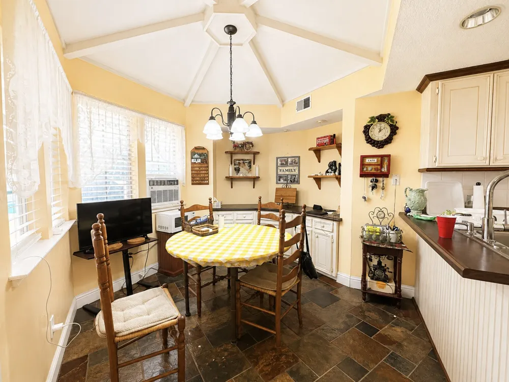 7260 Alto Caro Drive Dallas, TX 75248