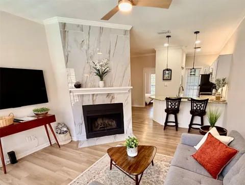 4800 W Lovers Lane #111