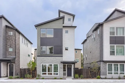 11002 E Hinsdale Circle