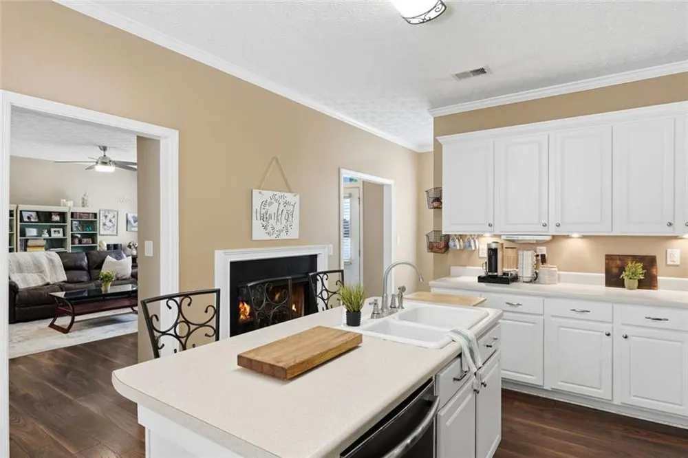 306 Chamberlyn Lane Hiram, GA 30141