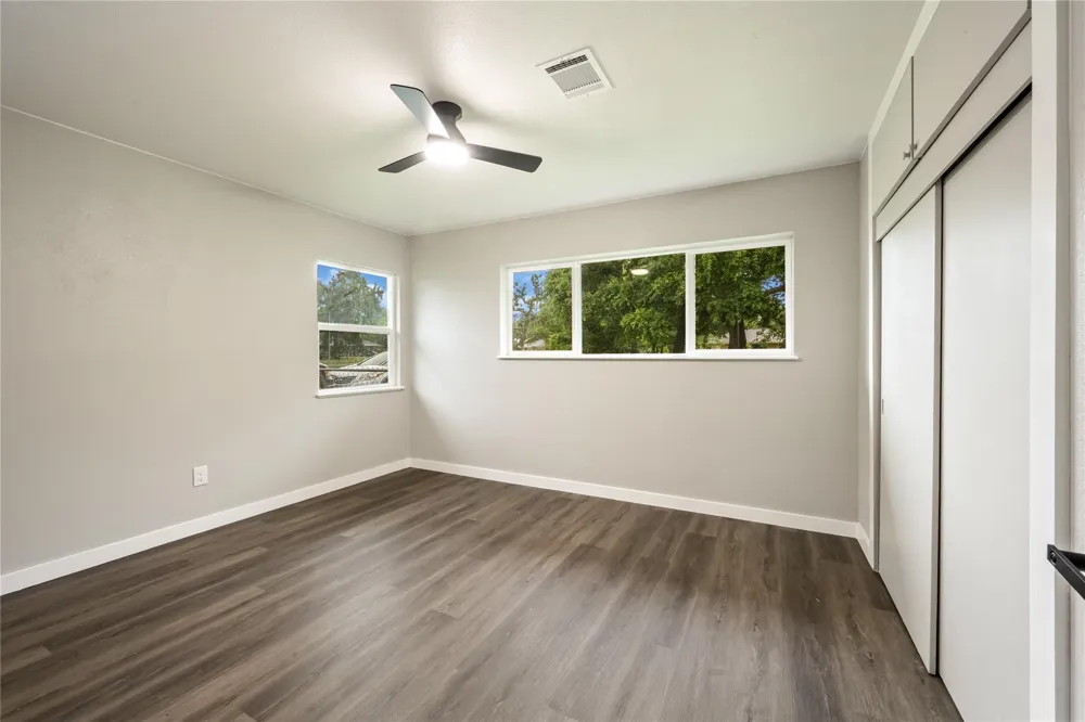 320 Burnett Drive Baytown, TX 77520
