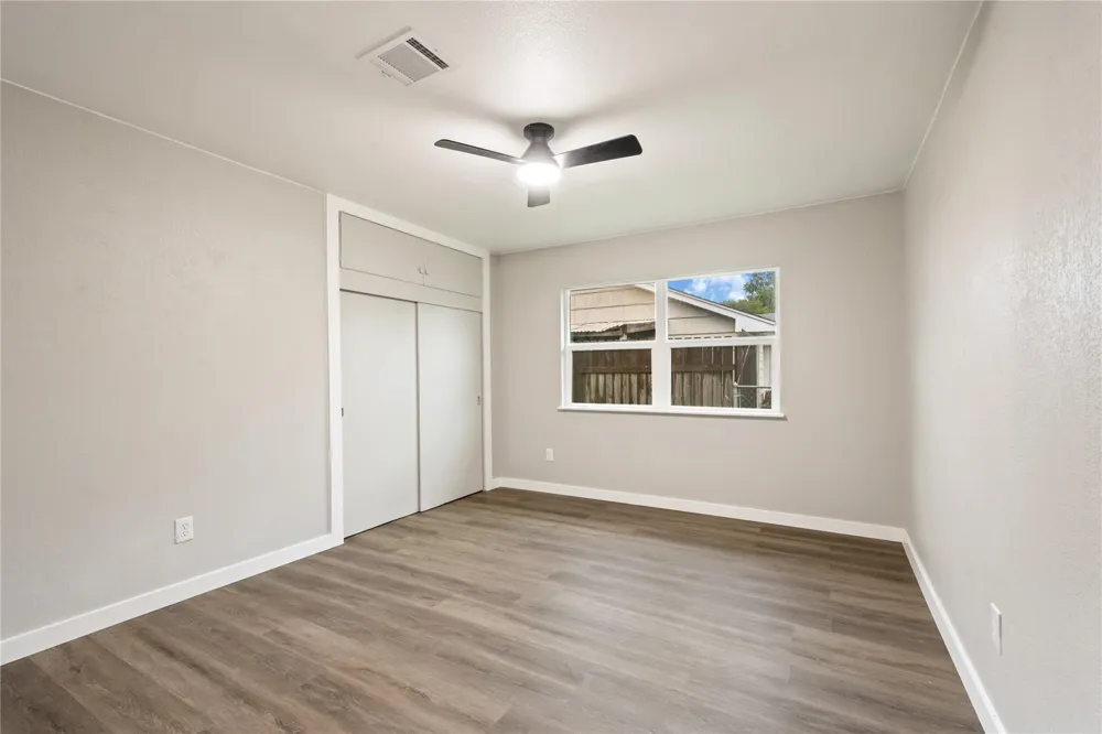 320 Burnett Drive Baytown, TX 77520