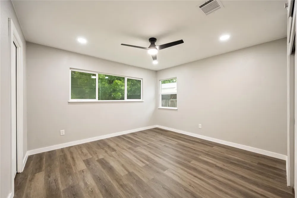 320 Burnett Drive Baytown, TX 77520