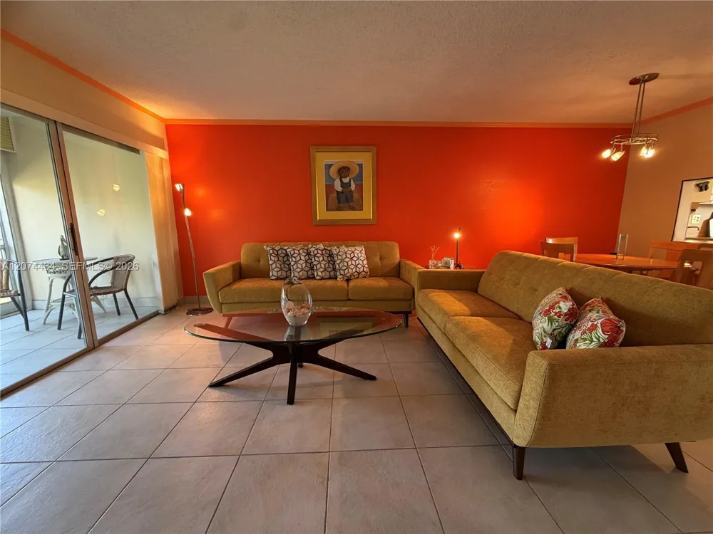 5890 NW 64th Ave #302 Tamarac, FL 33319
