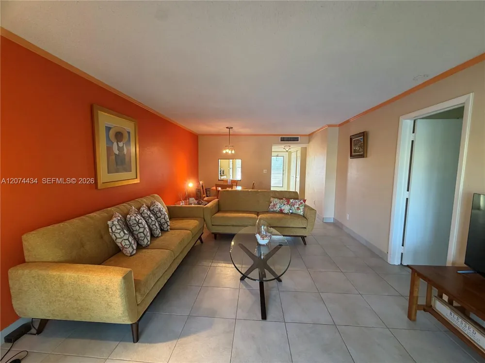 5890 NW 64th Ave #302 Tamarac, FL 33319