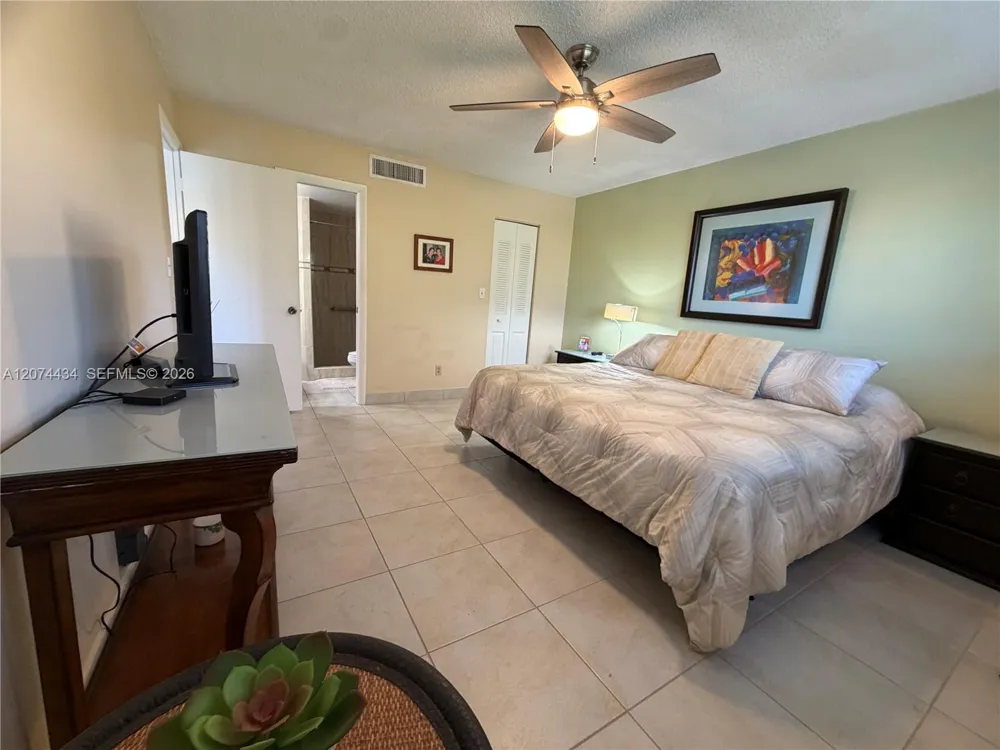 5890 NW 64th Ave #302 Tamarac, FL 33319