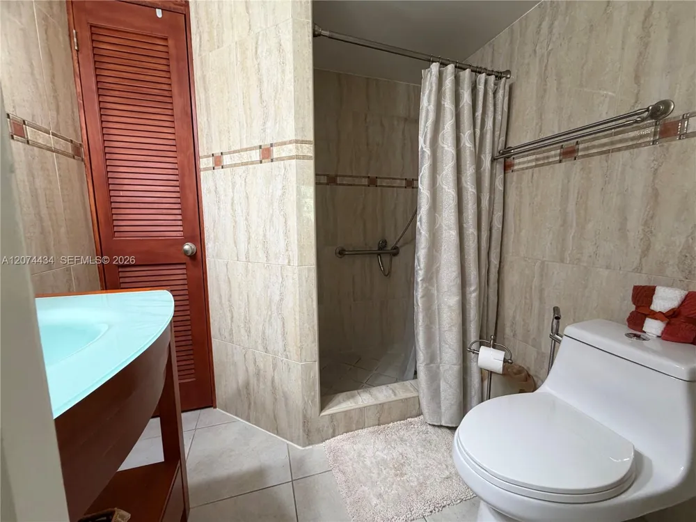 5890 NW 64th Ave #302 Tamarac, FL 33319