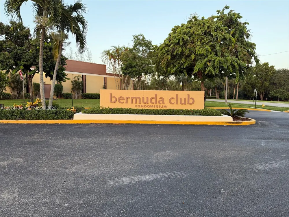 5890 NW 64th Ave #302 Tamarac, FL 33319