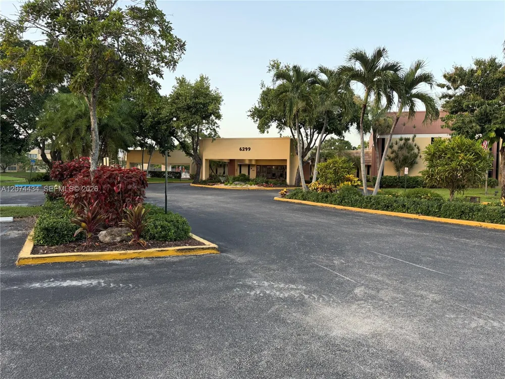 5890 NW 64th Ave #302 Tamarac, FL 33319