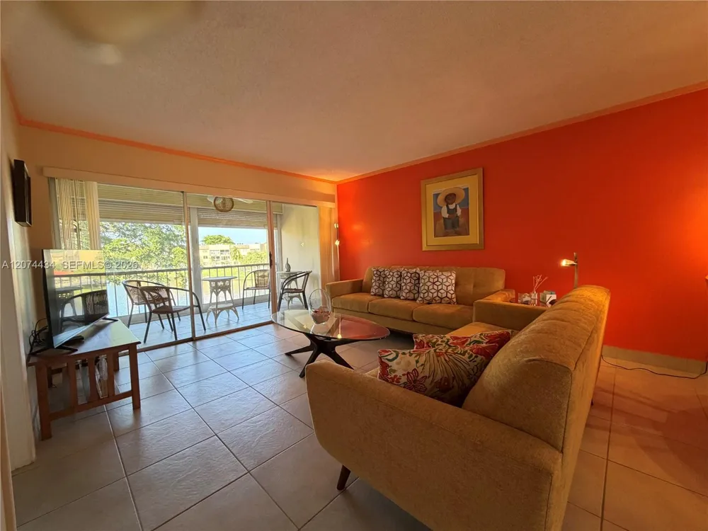 5890 NW 64th Ave #302 Tamarac, FL 33319