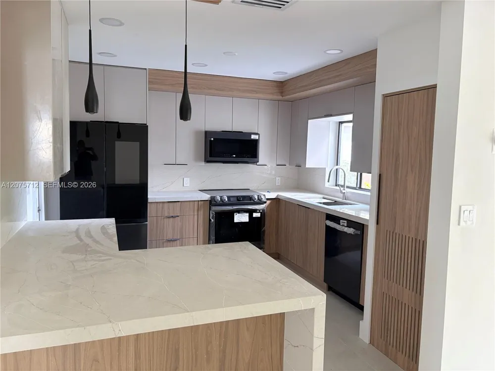 4291 SW 14th St Miami, FL 33134
