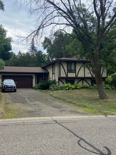 3052 Camelot Circle