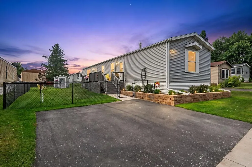 18 Kalmia Drive Duluth, MN 55810