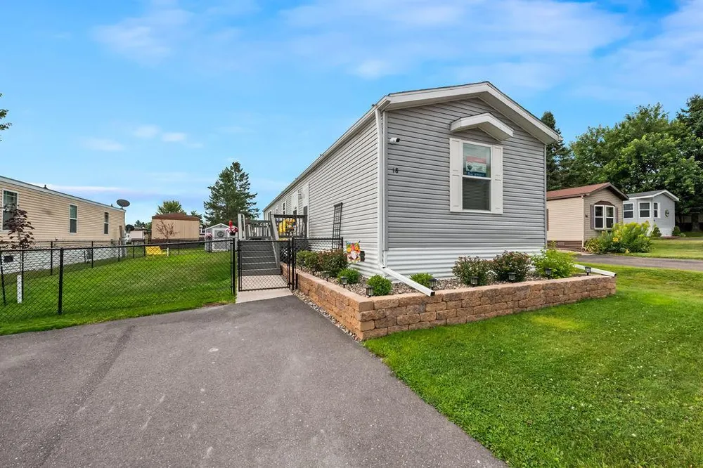 18 Kalmia Drive Duluth, MN 55810