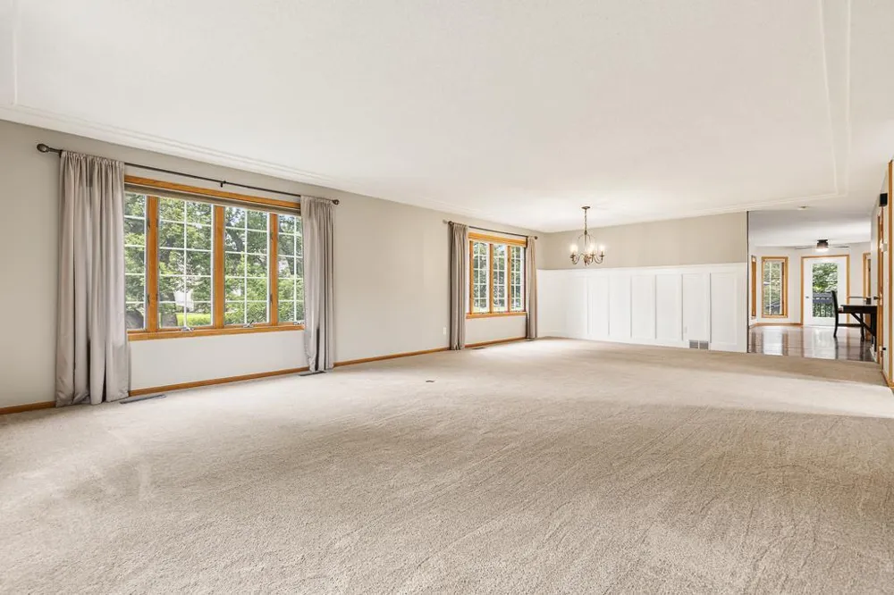 1203 Parkside Drive Marshall, MN 56258