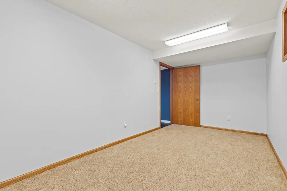 1203 Parkside Drive Marshall, MN 56258