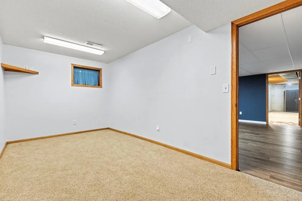 1203 Parkside Drive Marshall, MN 56258
