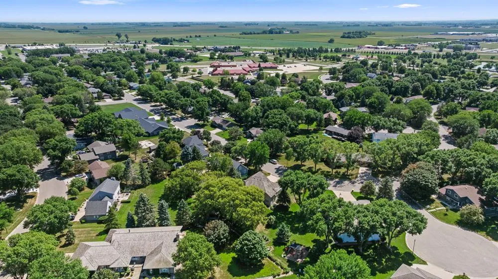 1203 Parkside Drive Marshall, MN 56258