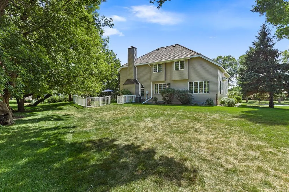 1203 Parkside Drive Marshall, MN 56258