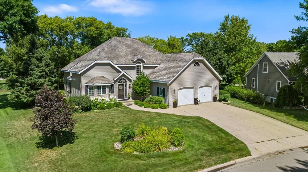 1203 Parkside Drive Marshall, MN 56258