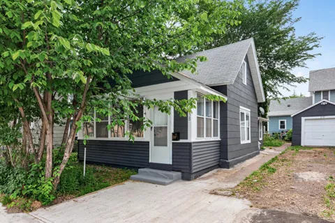 1058 Arcade Street