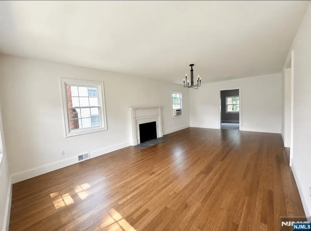 135 Washington West Caldwell, NJ 07006