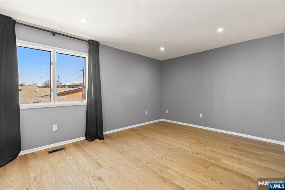 319 Gorge Road 6 Cliffside Park, NJ 07010