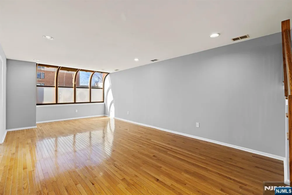 319 Gorge Road 6 Cliffside Park, NJ 07010