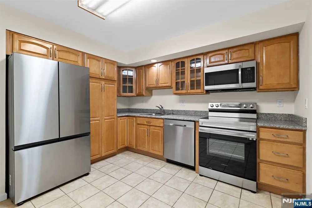319 Gorge Road 6 Cliffside Park, NJ 07010