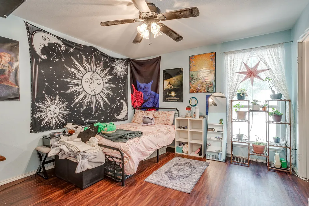 1013 Hidden Lake Drive Burleson, TX 76028