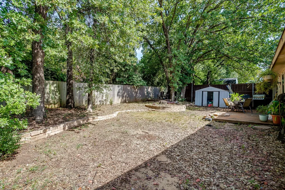 1013 Hidden Lake Drive Burleson, TX 76028