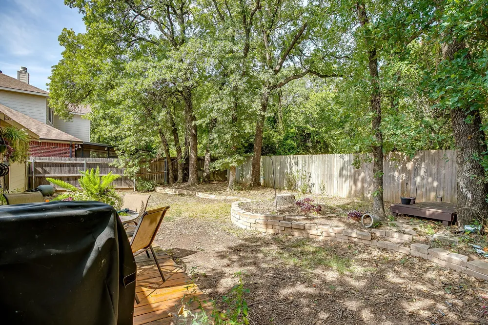 1013 Hidden Lake Drive Burleson, TX 76028