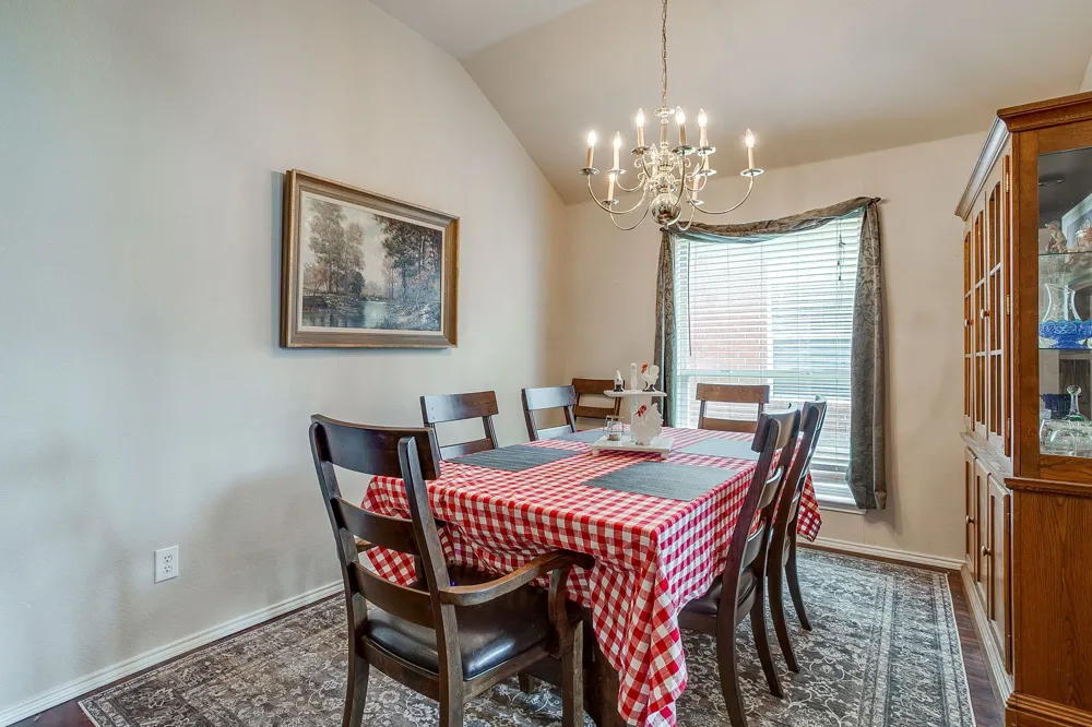 1013 Hidden Lake Drive Burleson, TX 76028