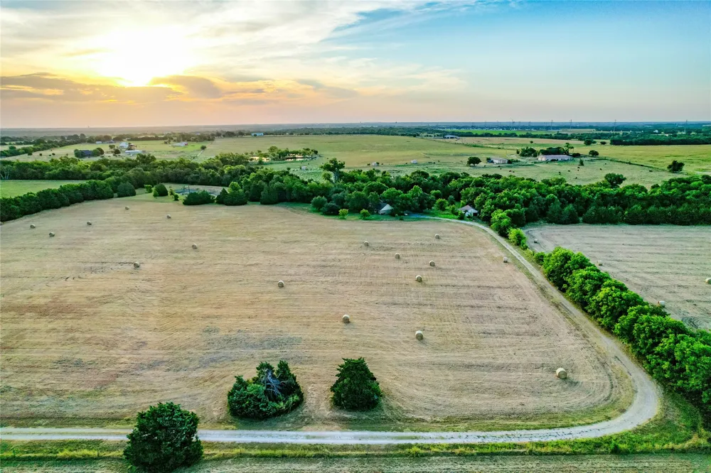 5201 Windmill Lane Celina, TX 75009