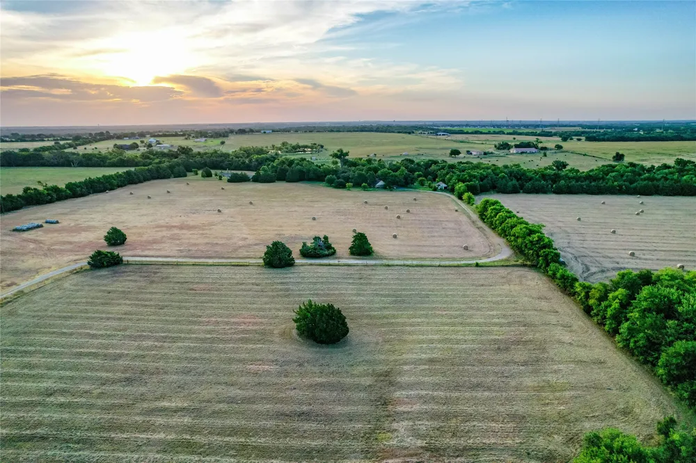 5201 Windmill Lane Celina, TX 75009