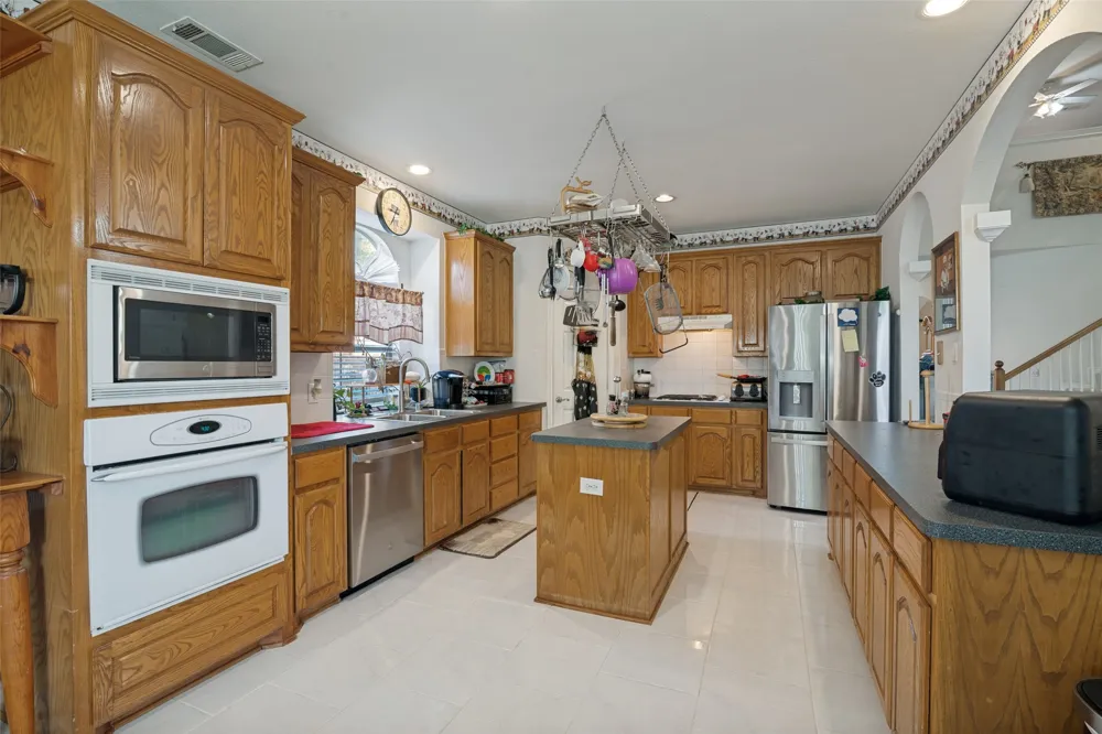 2213 Ranch Road Sachse, TX 75048