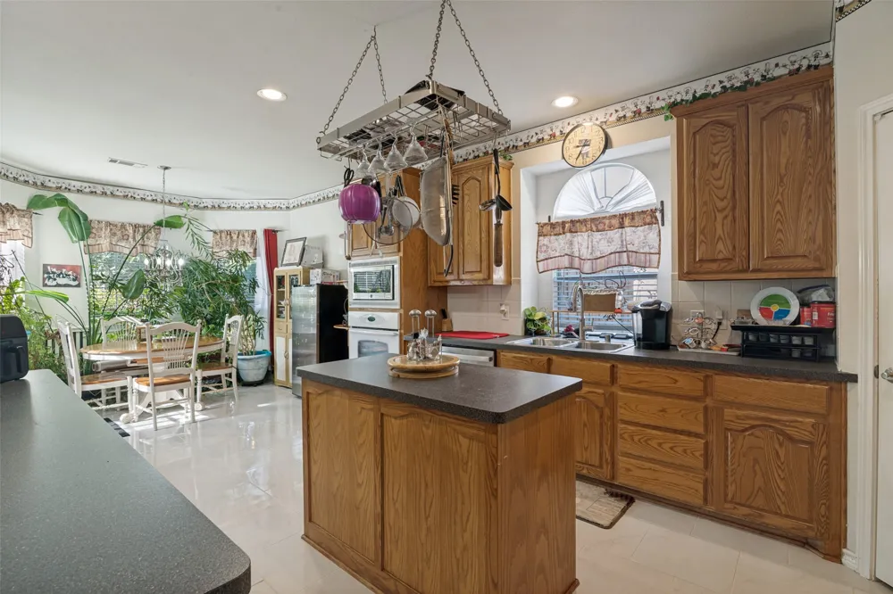 2213 Ranch Road Sachse, TX 75048