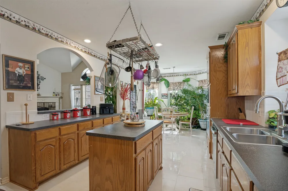 2213 Ranch Road Sachse, TX 75048
