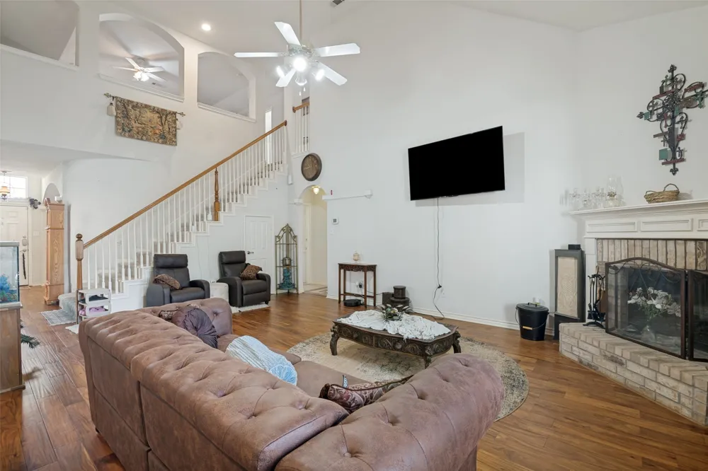 2213 Ranch Road Sachse, TX 75048