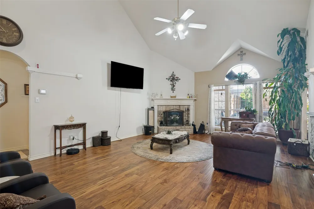 2213 Ranch Road Sachse, TX 75048