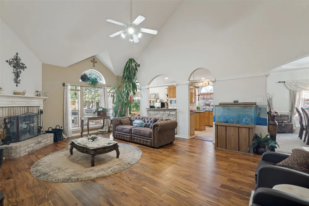 2213 Ranch Road Sachse, TX 75048