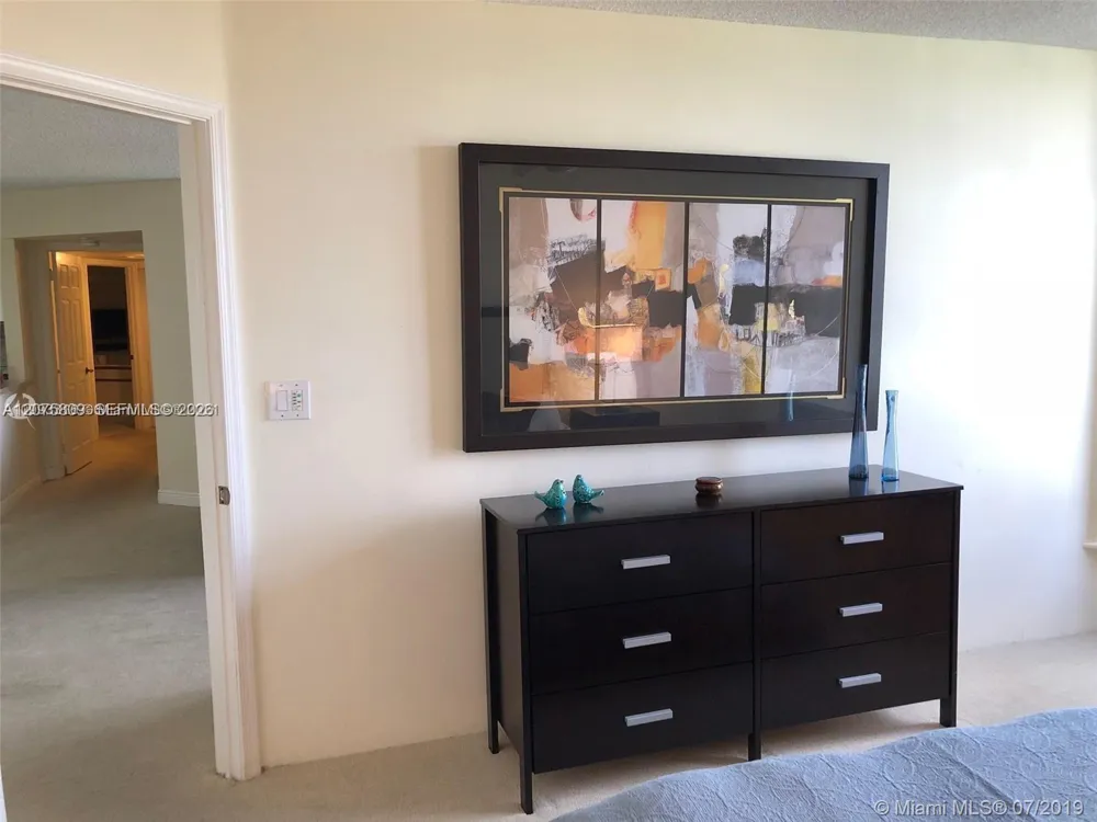 3530 Mystic Pointe Dr #1008 Aventura, FL 33180