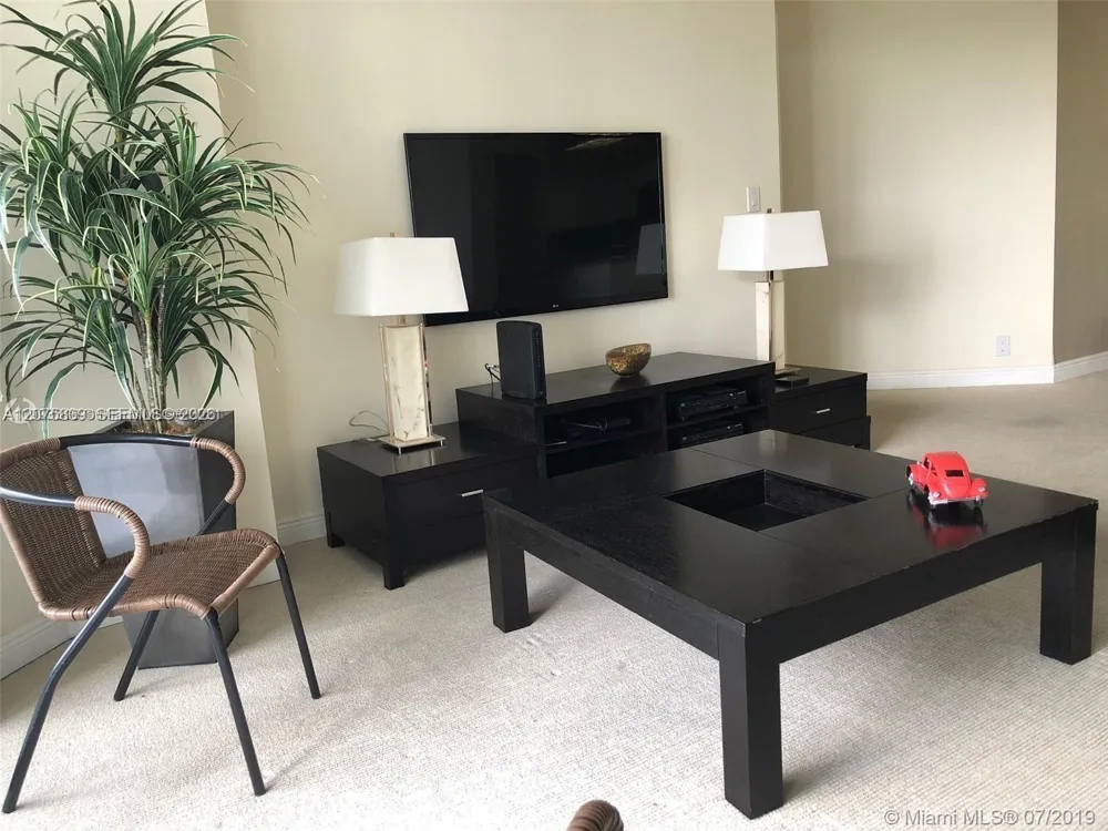 3530 Mystic Pointe Dr #1008 Aventura, FL 33180