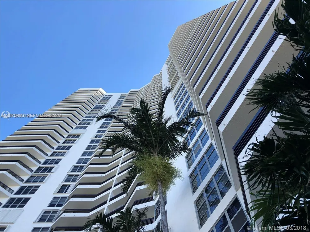 3530 Mystic Pointe Dr #1008 Aventura, FL 33180