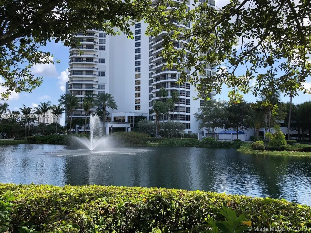 3530 Mystic Pointe Dr #1008 Aventura, FL 33180