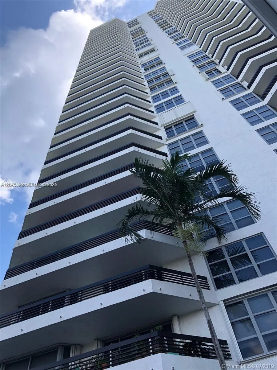 3530 Mystic Pointe Dr #1008 Aventura, FL 33180