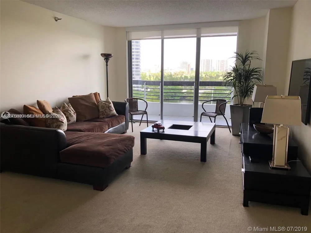 3530 Mystic Pointe Dr #1008 Aventura, FL 33180