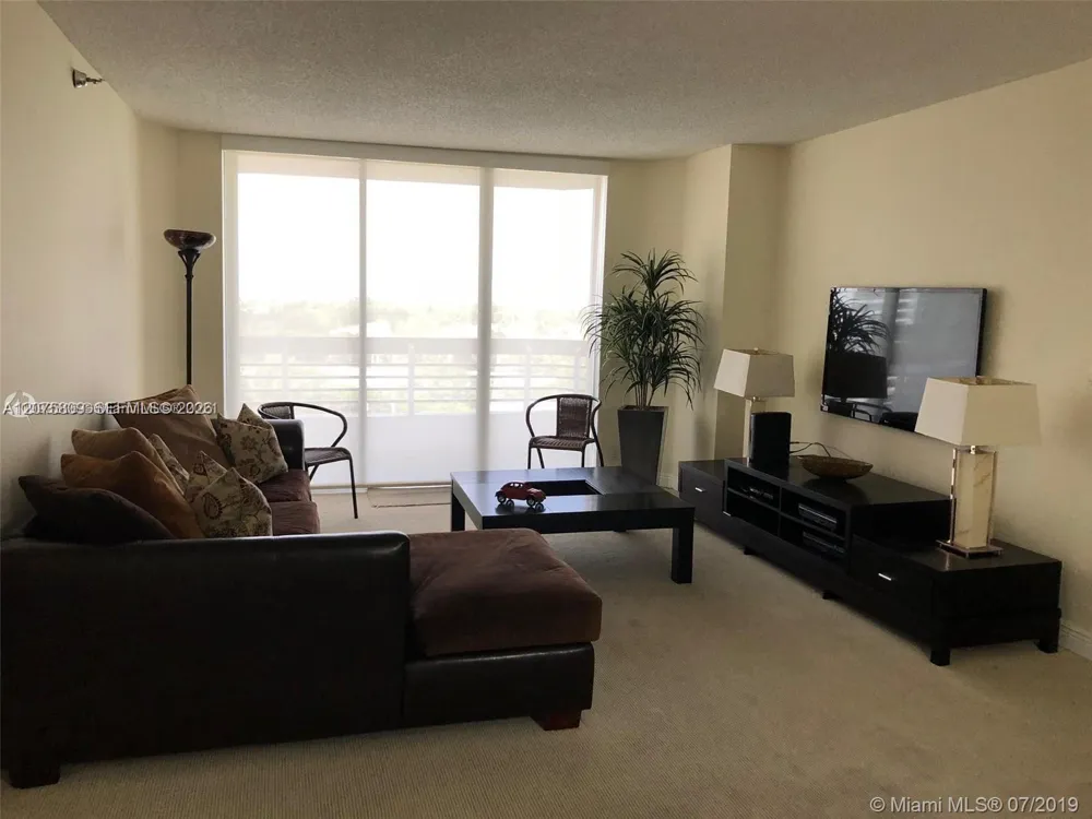 3530 Mystic Pointe Dr #1008 Aventura, FL 33180